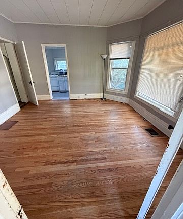 3rd image of 607 W Prospect St #B