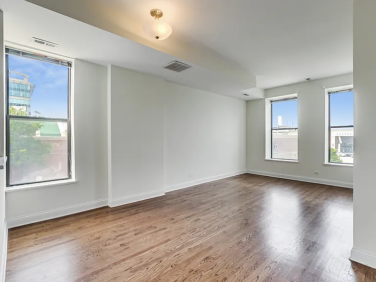 1701 N Sheffield Ave #201 — Photo 6