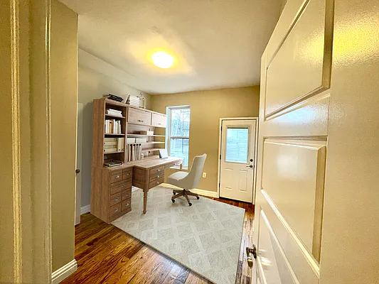 Rented by Pear NYC LLC | media 4