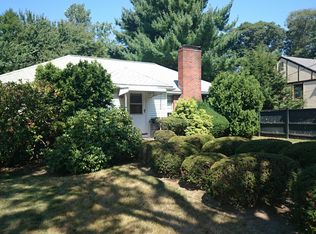 107 Grove St, Brookline, MA 02467