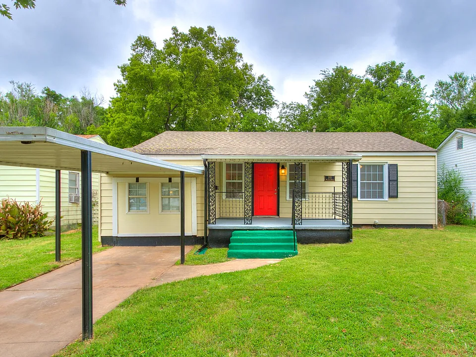 213 W Jacobs Dr