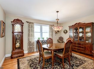 32 Spring Hill Rd, Annandale, NJ 08801