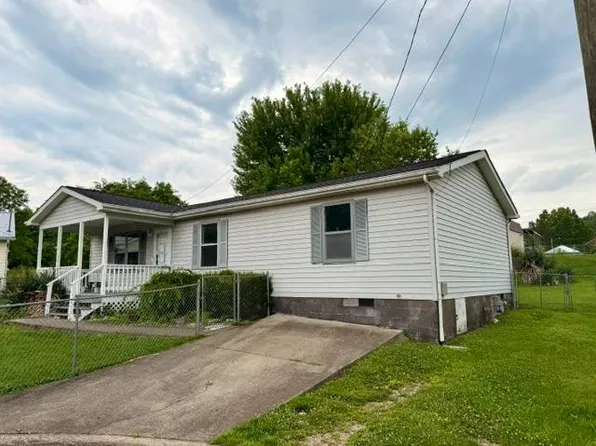 107 Millard St, Hurricane, WV 25526