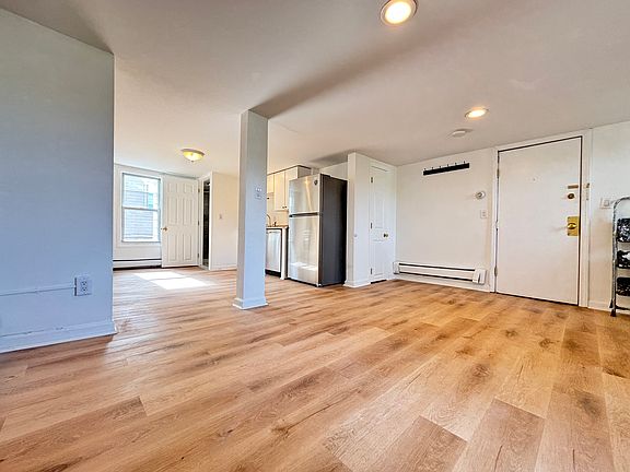 4th image of 10 N Passaic Ave APT 3
