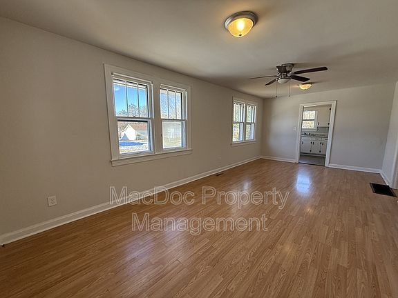 4th image of 119 Gibson St