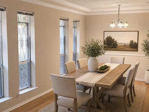 3rd image of 1917 Shady Glen Ln