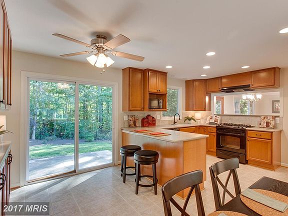 4th image of 5338 Gainsborough Dr