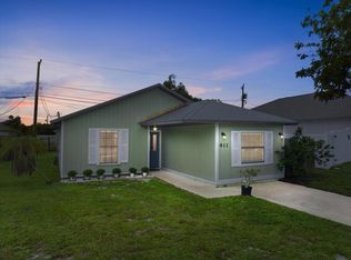 411 13th Ln SW, Vero Beach, FL 32962