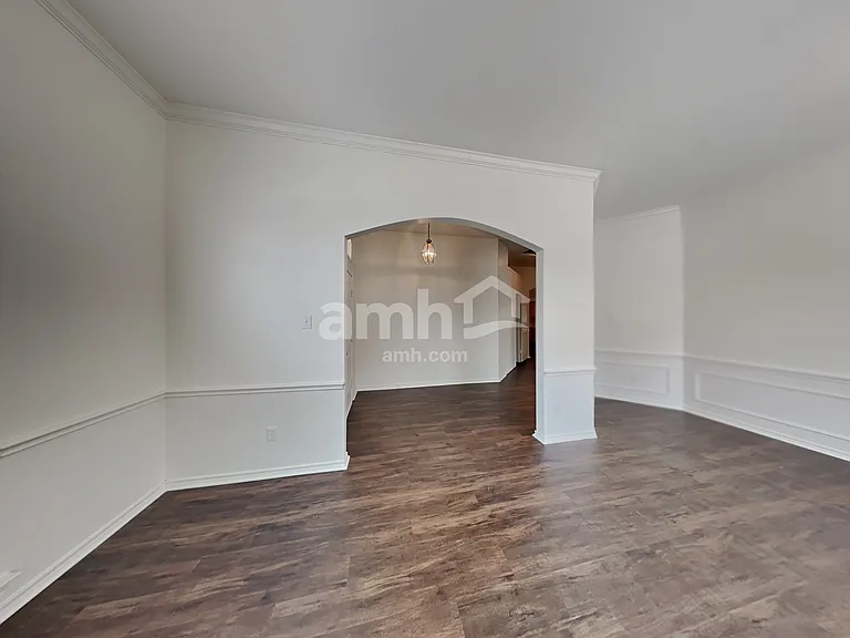 1004 Courtside Dr — Photo 9