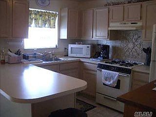 3rd image of 306 Hendrick Ave