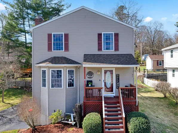 31 Glen Echo Shore Rd, Charlton, MA 01507