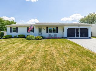 98 Lightwood Ln, Rochester, NY 14606