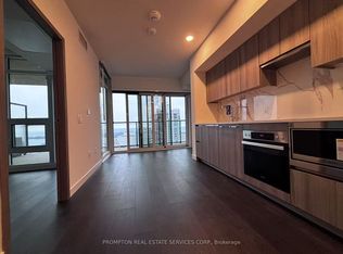 1 Concord Cityplace Way #4707, Toronto, ON M5V 0X3