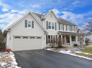 734 Hartfield Dr, North Aurora, IL