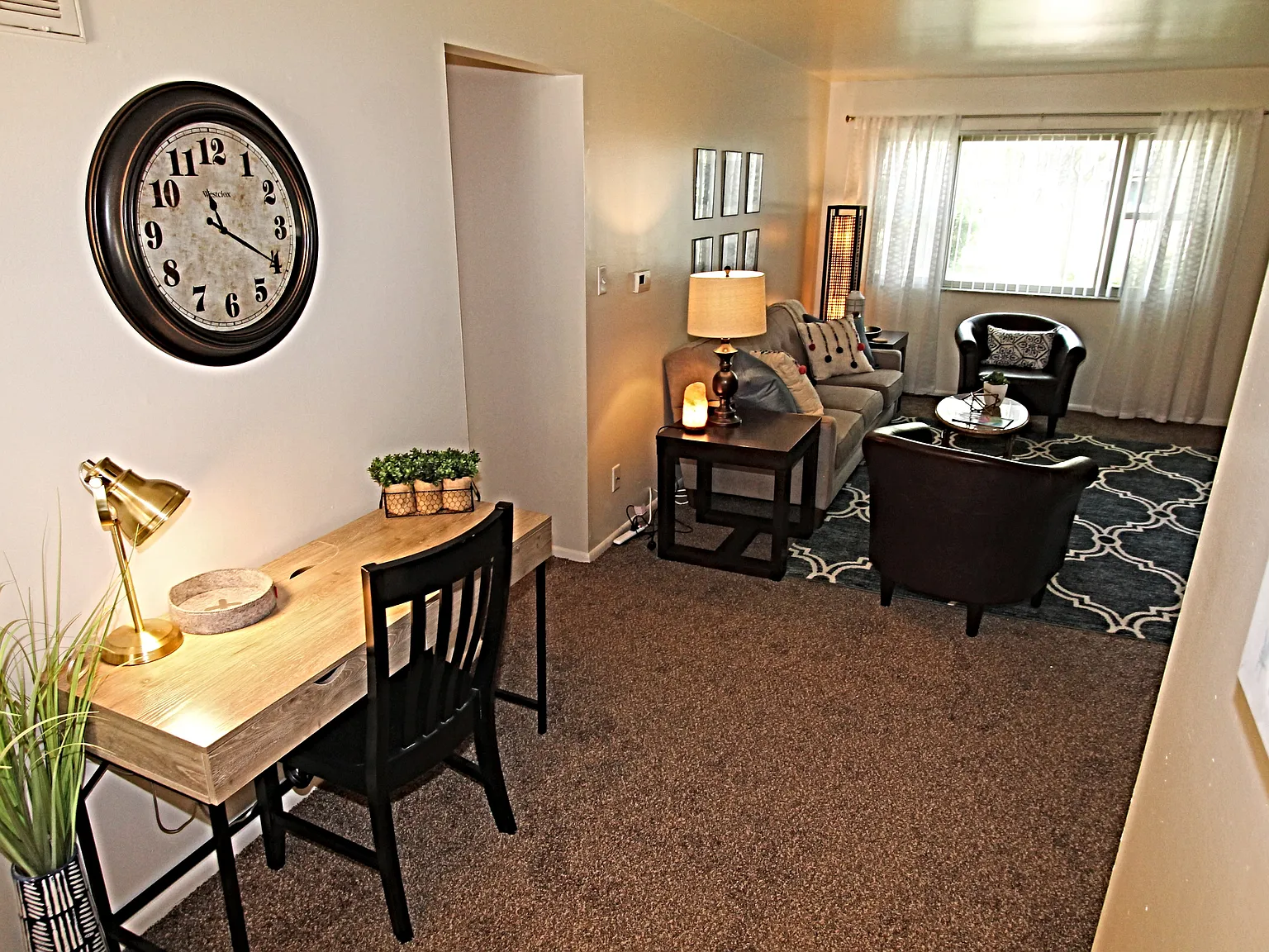 2 bed, 900 sqft, $1,050 — Photo 3