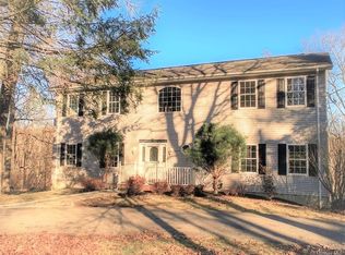 206 Longfellow Dr, Kent Lakes, NY 10512