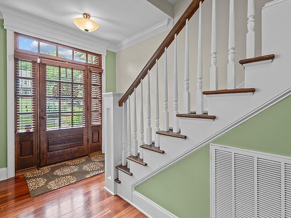 3rd image of 119 Patterson Dr