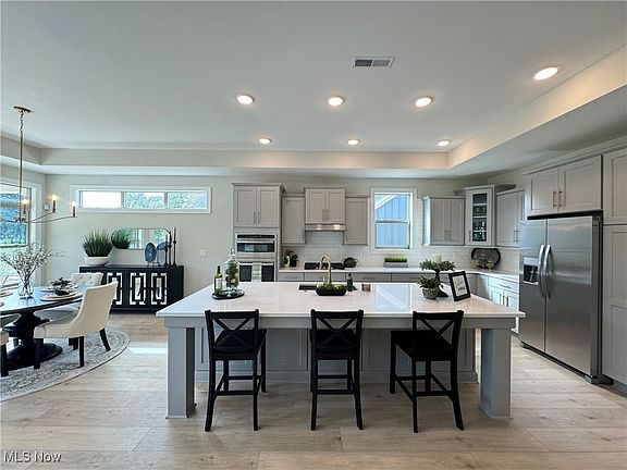 2nd image of 3348 Willow Ln #46