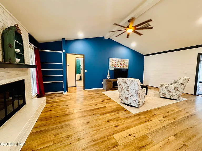 916 Cobia Dr — Photo 5
