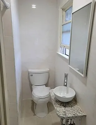 Bathroom, photo 2