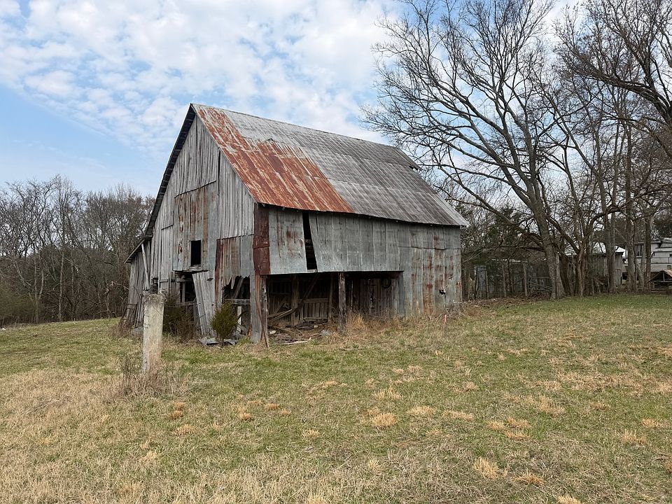 1st image of 5 Claiborne Ln