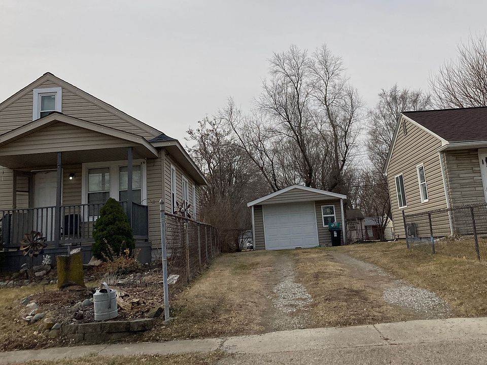2nd image of 934 Hawthorne Ave