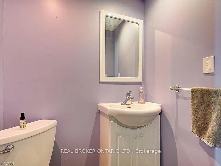 555 Mariner Dr — Photo 30