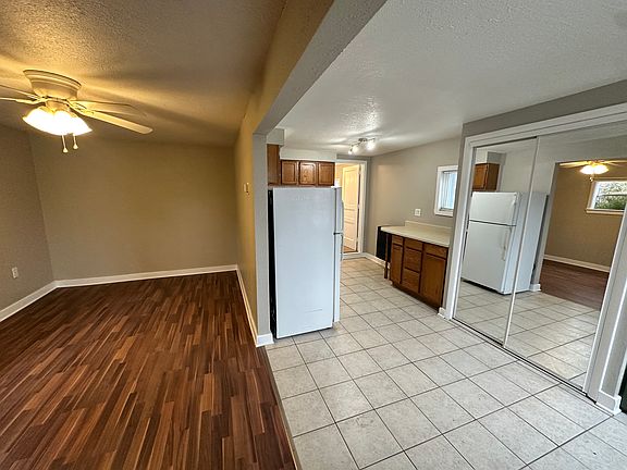 3rd image of 1902 Arlington Pl #A