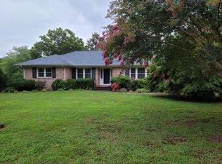 37 Chase St, Kilmarnock, VA 22482