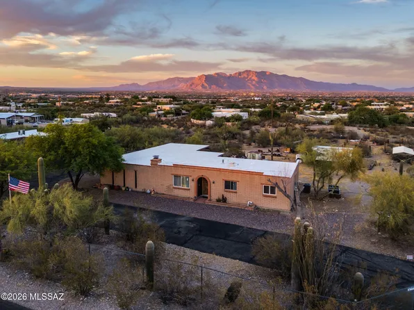 4822 N Camino De La Codorniz, Tucson, AZ 85745