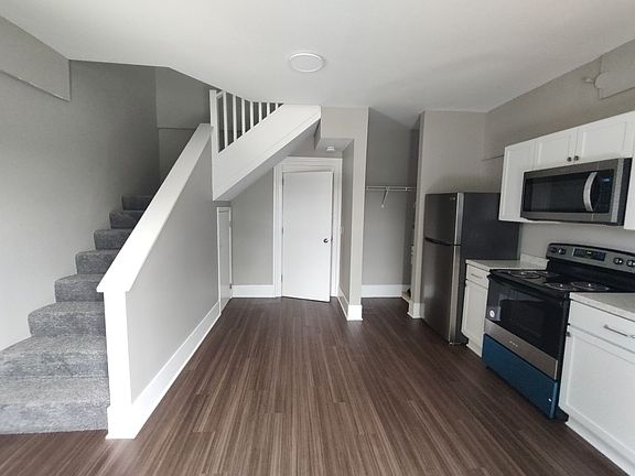 3rd image of 740 Chemung St #10