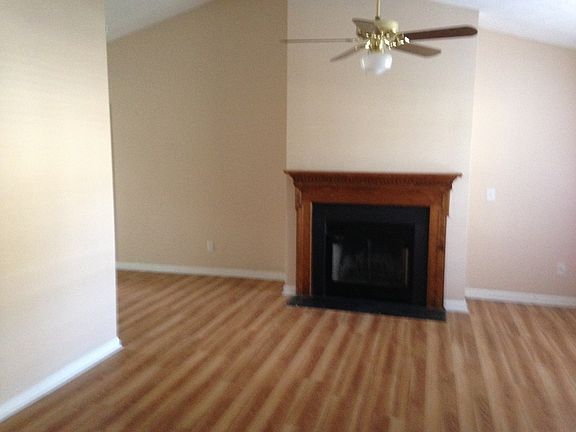 2nd image of 303 E Wood Ln