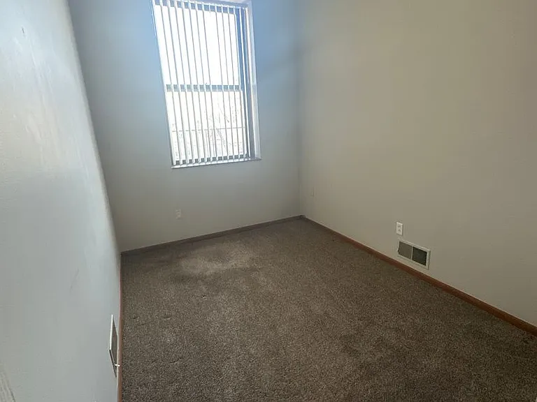 233 Ridgewood Ave — Photo 7