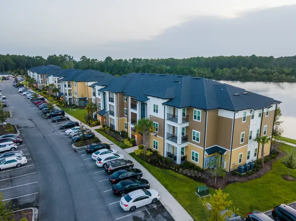 Broxton Bay Apartments