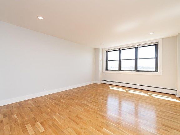 4th image of 1410M Columbia Rd #6G