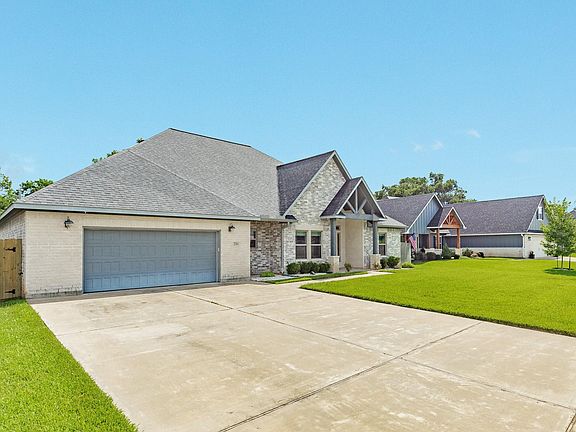 2nd image of 216 Creekside Ln