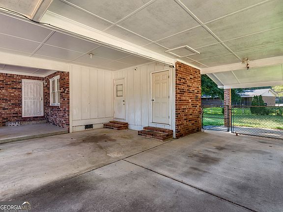 5th image of 242 Lake Jodeco Rd