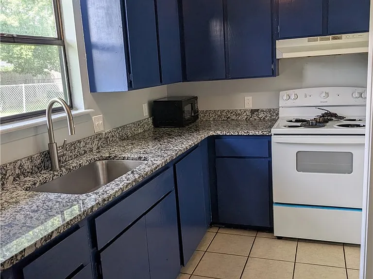 2004 Cypress Pl #A — Photo 11