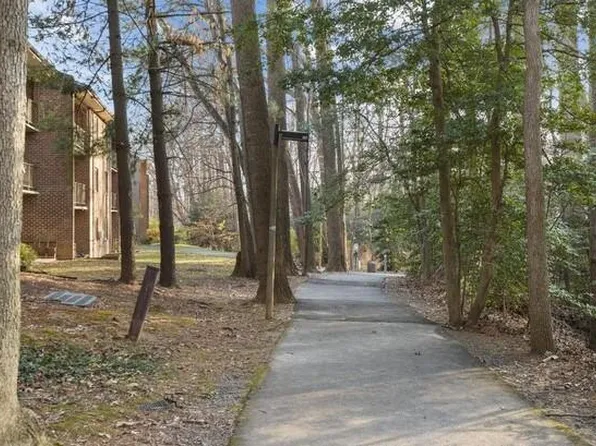 1522 Northgate Sq APT 11B, Reston, VA 20190