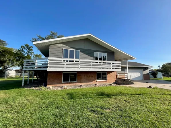 6 Centennial Dr, Gibbon, NE 68840