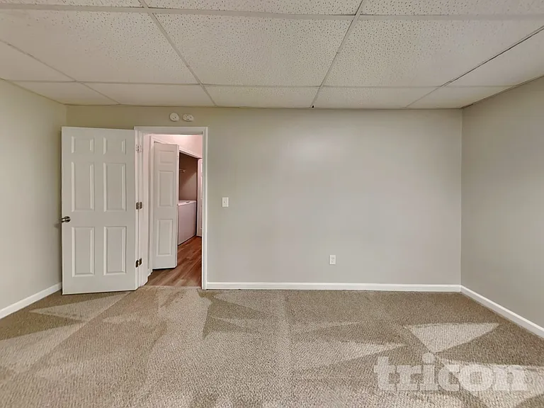 645 Dillon Dr — Photo 12