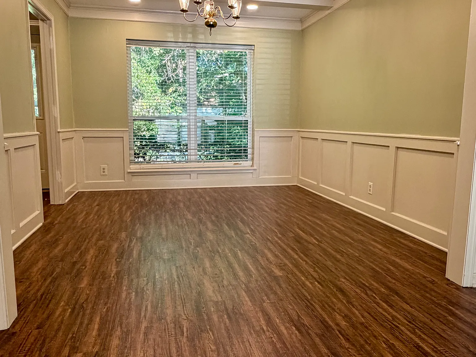 3 bed, 1881 sqft, $2,100 — Photo 3