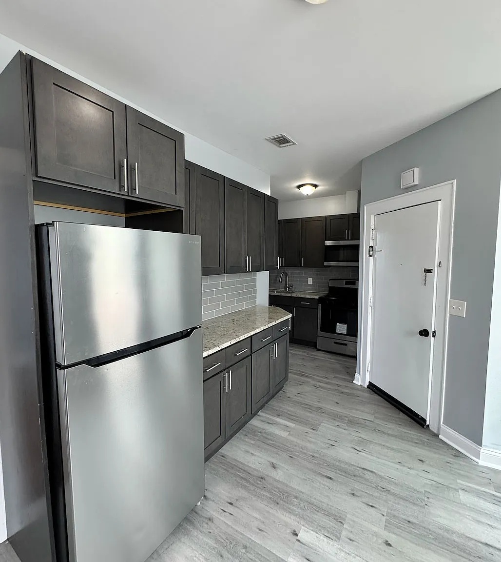 2 bed, 1000 sqft, $1,850 — Photo 3