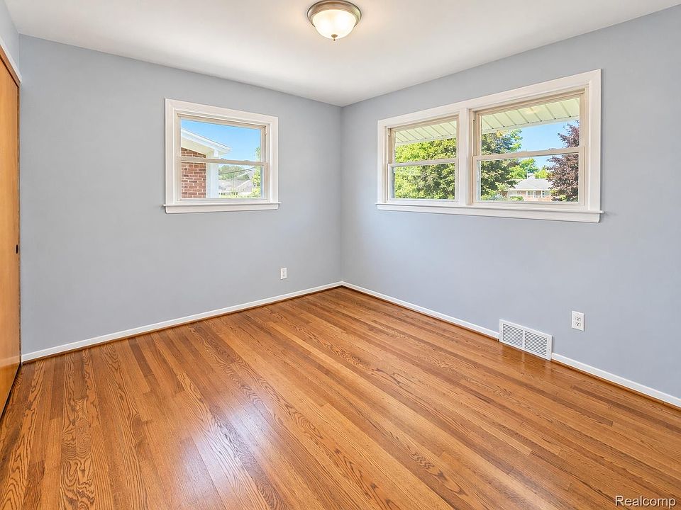 35937 Leon St, photo 15