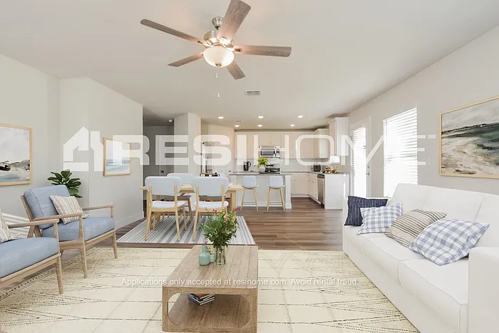 3 bed, 2.0 bath, 1855 sqft, $2,495 — Photo 4