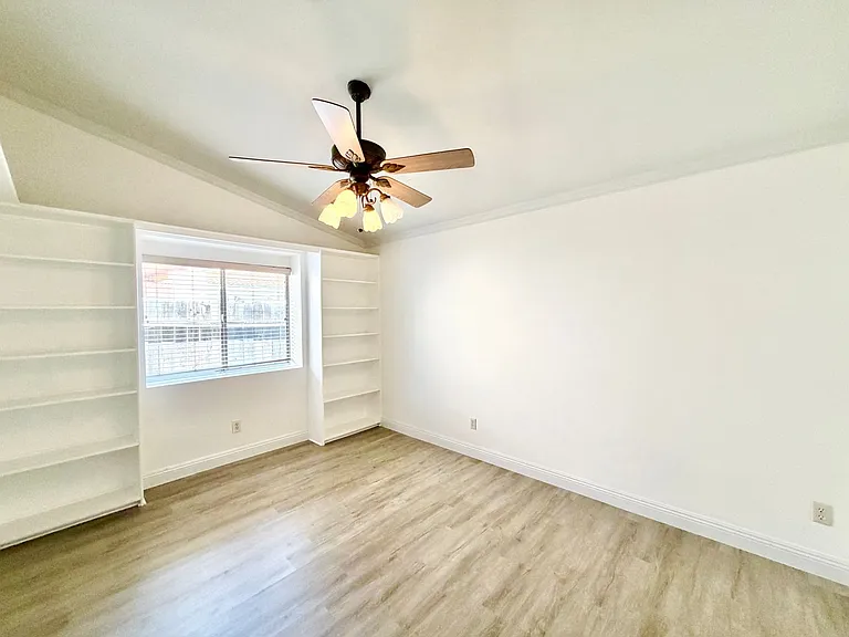 39721 Rustic Glen Dr — Photo 13