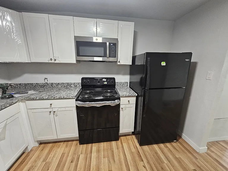 241 Estancia Dr NW #A — Photo 2