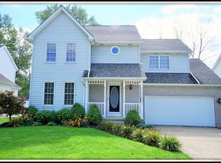 327 Selkirk Dr, North Tonawanda, NY 14120