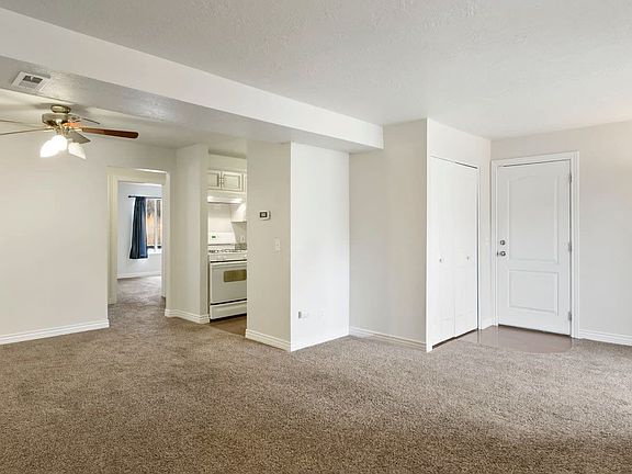 4th image of 400 E Creekside Cir APT C