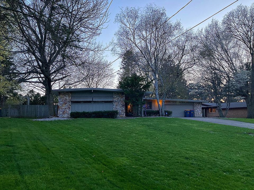1st image of 2300 Ducoma Dr NW